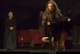 好戏推荐巴西仓库剧院扛鼎之作哈姆雷特
