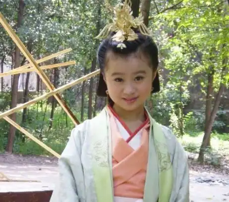 还记得美人心计小皇后吗小时候像林心如,今22岁撞脸安悦溪