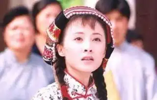 情深深雨蒙蒙十八年后,李可云换上连衣裙,成熟御姐范
