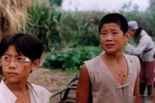 小兵张嘎胖墩大婚,嘎子带众演员捧场,张一山缺席被吐槽