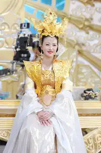 组图香蜜沉沉烬如霜周海媚出镜金盔凤冠雍容华贵
