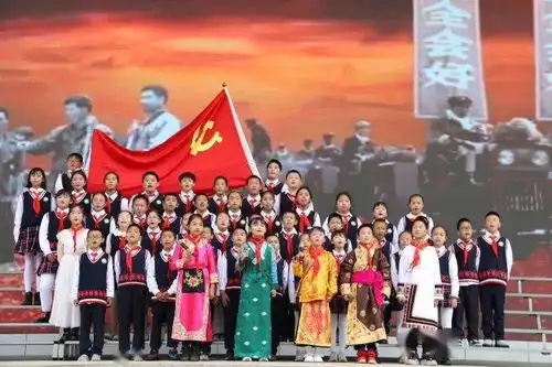 朗声传诵百年芳华,青春赓续红色篇章
