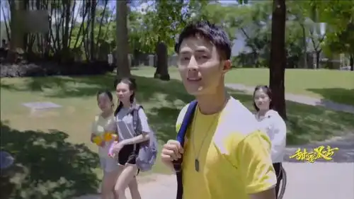 甜蜜暴击男二号一入正则就充满美好的幻想是好的,但现实是残酷的
