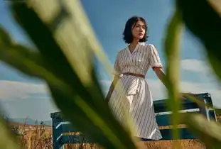 女艺人万茜优雅文艺时尚写真
