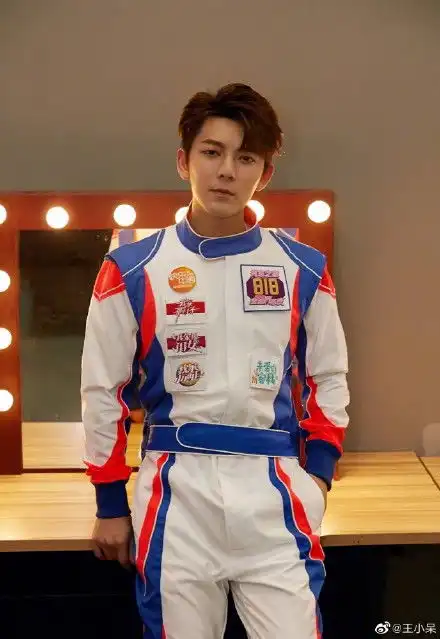 饭饭快报热巴新剧杨洋播出周冬雨许凯薛之谦陈翔