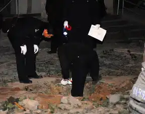 武汉1家银行门前爆炸