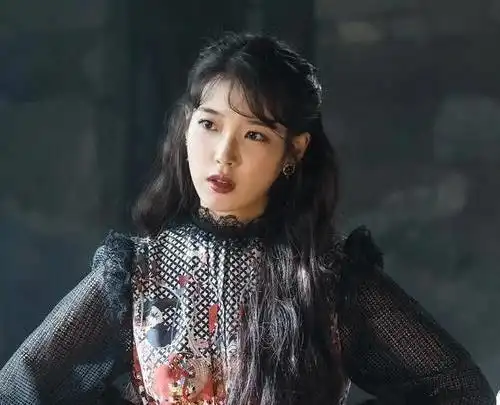 这是一场视觉盛宴,短短19集,女主300多套造型任性切换,绝了