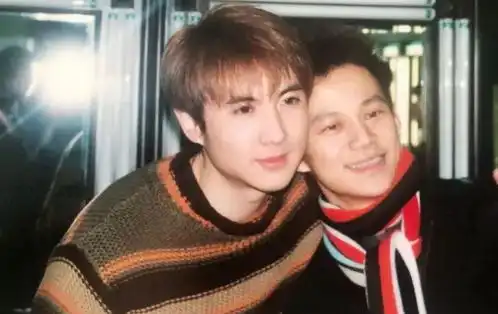 沈腾与妻子王琦,陪伴12年才给名分,爱情像一场浪漫校园偶像剧
