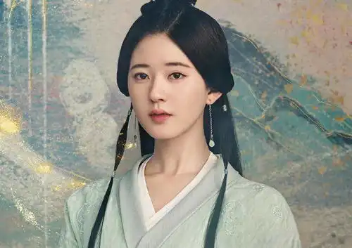 星汉灿烂剧照,赵露思新造型严肃,吴磊饰演皇帝义子
