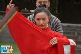 龙门镖局李倩红衣扮东方不败英气十足