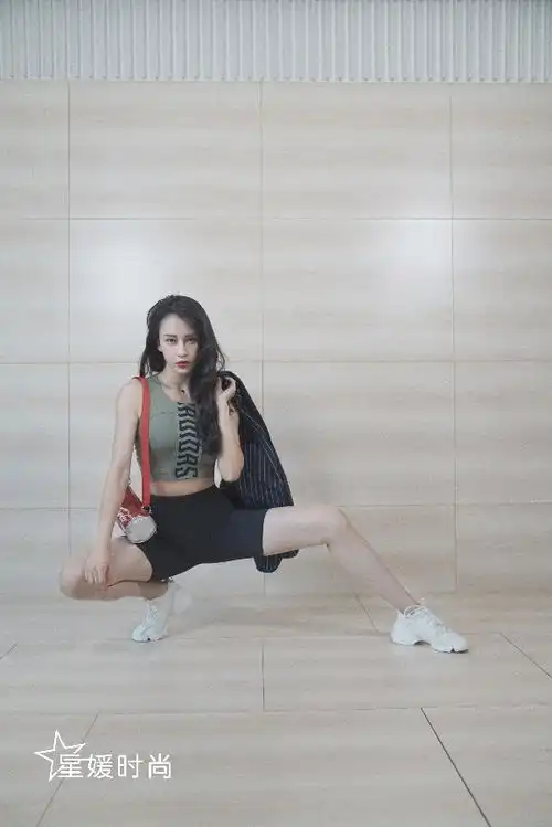 从瑜伽女神晋升功夫女星母其弥雅携新片急先锋时尚现身