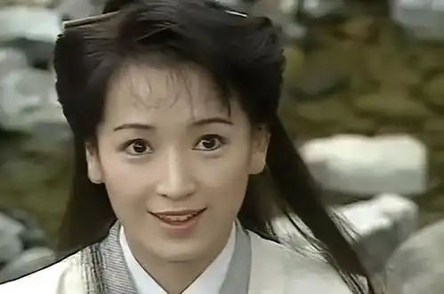 她是黄日华初恋,也是孙俪婆婆,因婚姻连累事业,如今幸福美满
