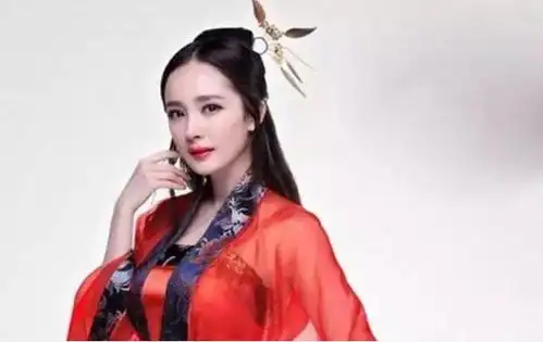 这事要是发生在xxx身上,早就被人喷成筛子了
