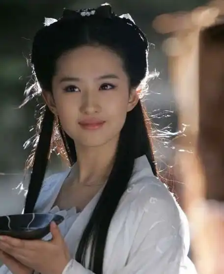 李若彤的小龙女,刘亦菲的小龙女,陈妍希的小龙女,再看杨颖难怪于正遗憾
