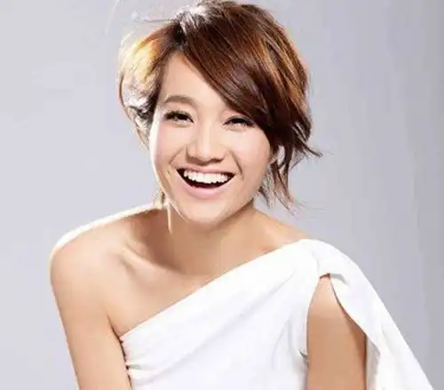 把古力娜扎认成迪丽热巴,朱丹最严重的口误几乎毁了她的主持生涯