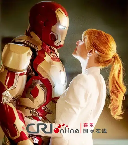 钢铁侠3曝新剧照钢铁侠与小辣椒深情相拥