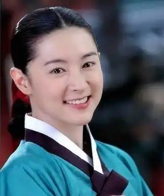 李英爱和56岁富商丈夫公开现身,年过半百的她,脸上毫无岁月痕迹
