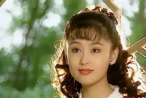 陈凯歌的儿子完美继承了陈红的颜值,原来短发陈红当年这么美