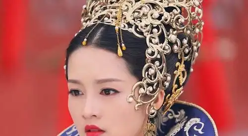 她出身显赫是贵族公主,却成为大臣玩物,还和姐姐服侍同一人
