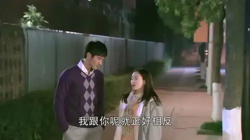 遇见王沥川王沥川太暖了,送小秋回宿舍,直到进楼了才走