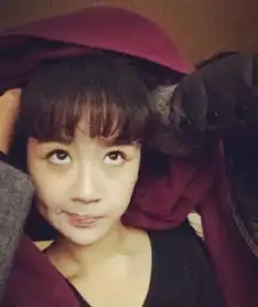 杨紫晒照被疑与男友烛光晚餐7450070