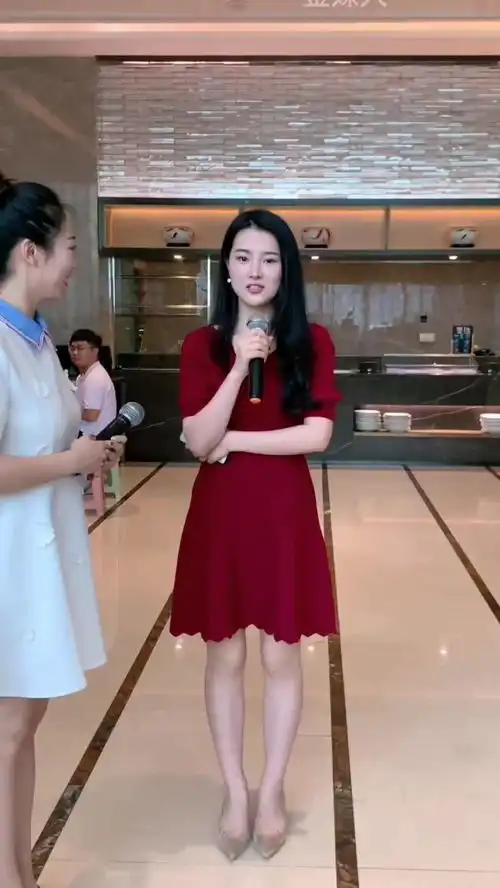 深圳相亲现场这位平面设计师小姐姐也太漂亮啦爱了爱了
