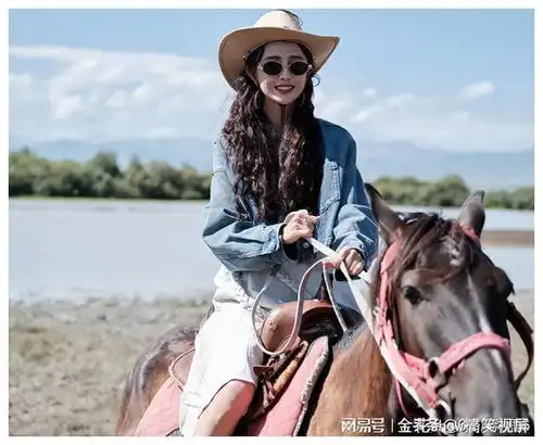 佟丽娅变身草原公主骑马造型冷酷迷人吸睛无数