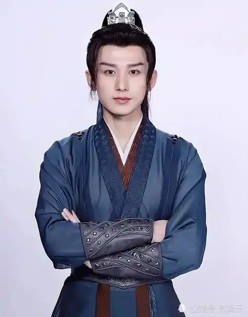 沉香如屑定妆造型流出,成毅帅出新高度,景甜齐刘海认真的
