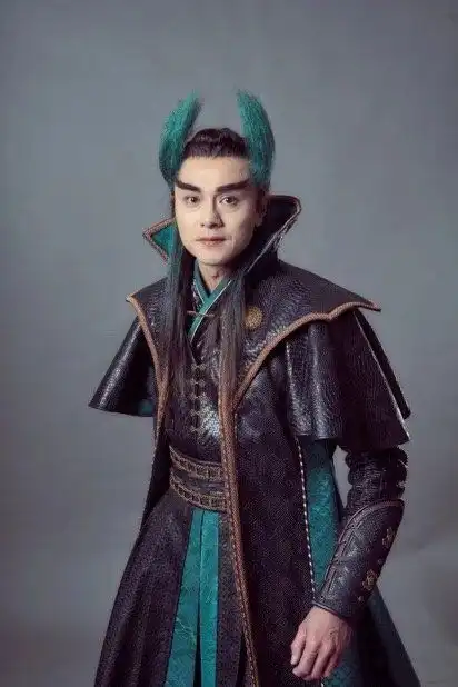 新倚天屠龙记林峯扮嫩,黄浩然造型辣眼睛,王晶审美越来越迷
