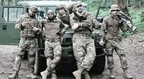 河南的一名小伙,打败13支特种部队,破世界纪录
