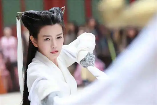 小龙女原型夏梦去世刘亦菲李若彤看各版小龙女谁最像
