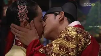 金秀贤成东方神起敌人郑允浩赞来自星星的你全智贤依旧理想型