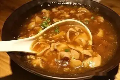 烂蒜烩肥肠蜜汁烤排骨黄瓜酿肉铁板三杯银鳕鱼