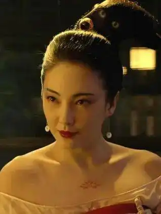 荤系姐姐,藏不住了
