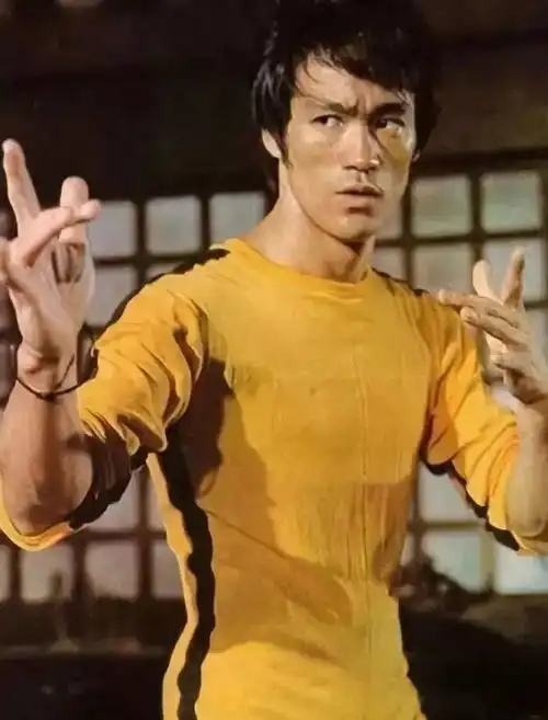 难道说这年头的coolboy都是这个模样运动服风潮了解一下
