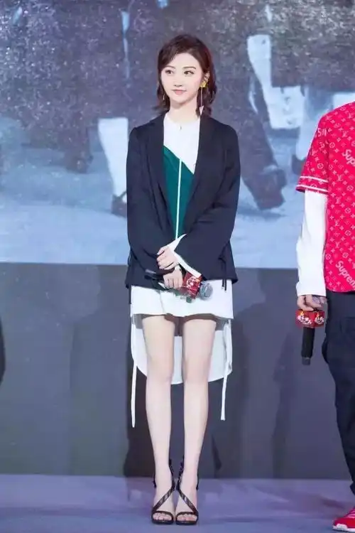 适合初秋的各种穿搭技巧,快看看你的衣柜单品...