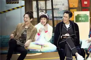 林更新亮相明星大侦探4众玩家欢乐吃火锅
