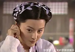 揪自己耳朵的古装女子,小蜻蜓掩饰羞涩牛肉汤眼神中似有胆怯