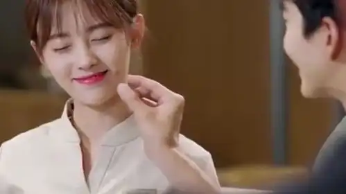 游泳先生宋茶茶故意当着蓝天的面和永泽秀恩爱