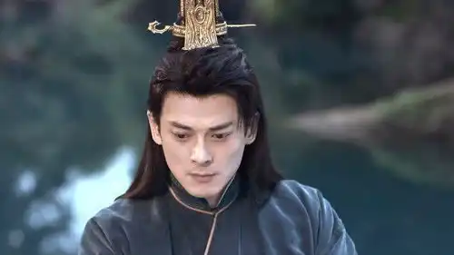 将夜一个是光明大神官,一个是世间最强大的神符师,两人决战让人期待
