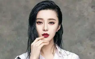 女星婴儿肥照片,与现在长开了的照片对比,你更喜欢哪一个
