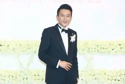 西游记里的小唐僧,今成亿万富商,妻子是甄嬛传中的姑姑