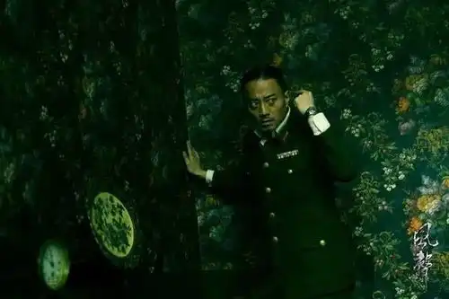 12年前的风声能吊打100部悬崖之上吗
