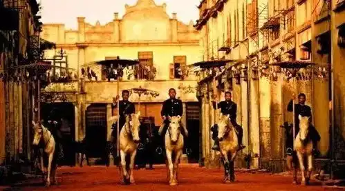 岭南粤色丨访古赏碉楼,秋日里感叹旧时光