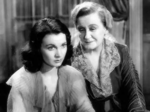 魂断蓝桥伊人已去,滑铁卢见证过往的缠绵,爱情和面包哪个更重要