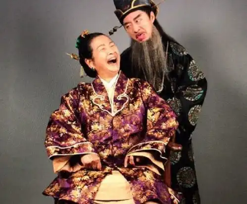 王晶晒新唐伯虎演员照,石榴姐依旧给力,秋香却与原版有差距