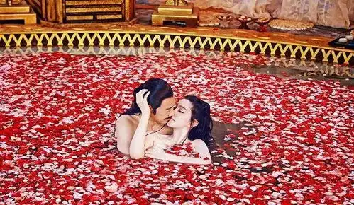 范冰冰和刘晓庆证明了武曌一直是中国集体想象的一部分专访汉学家罗汉
