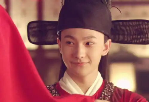 且试天下剧照,原以为杨洋已经够帅气,却被女主的呆萌吸引