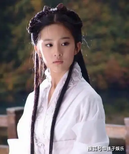 娱乐圈女明星古装剧照,关晓彤太难看,最后一个公认的女神
