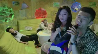 余罪曝剧照徐冬冬睡衣魅惑美胸撩人张一山
